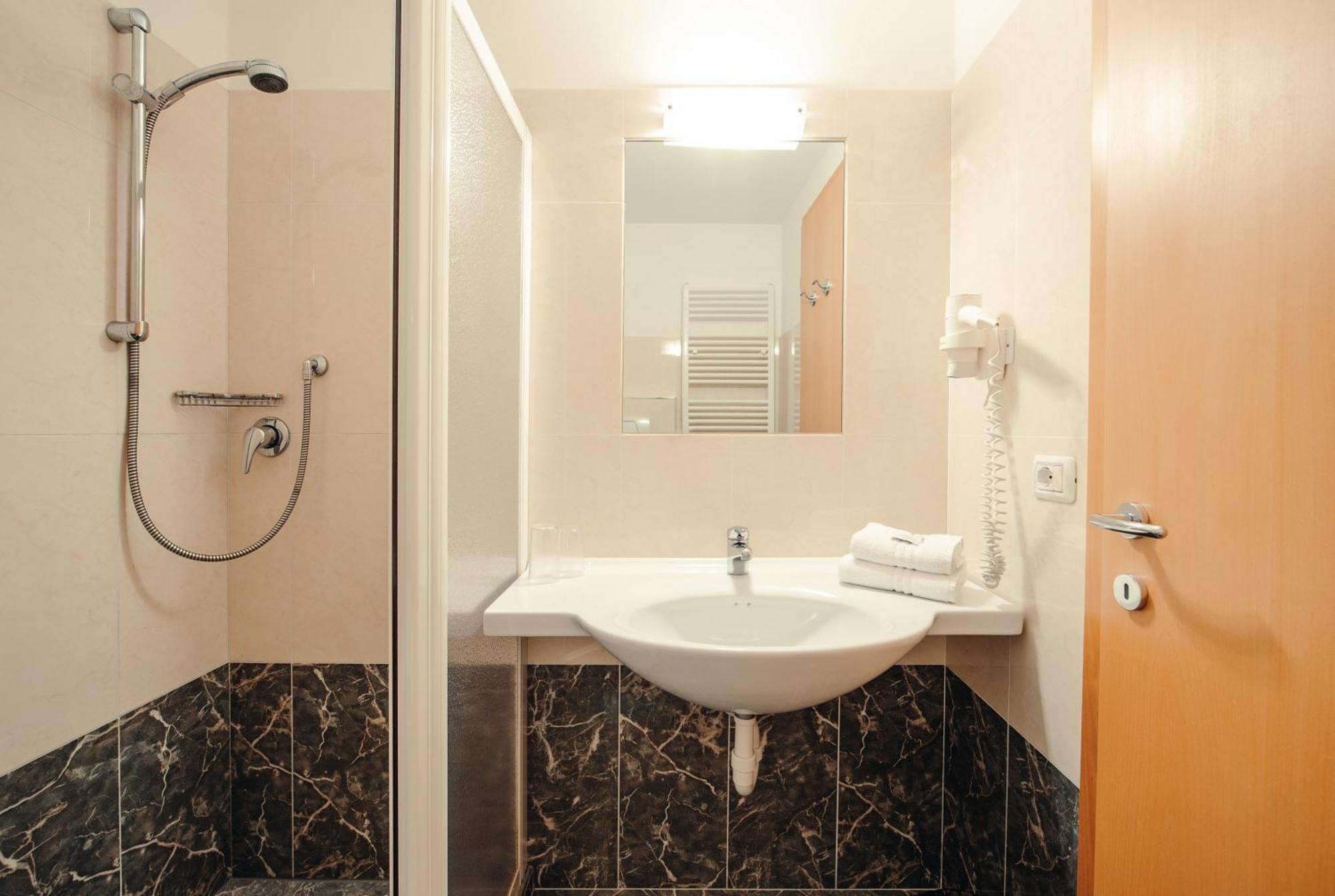 Hotel Ludwigshof & Luvina Trodena Rom bilde
